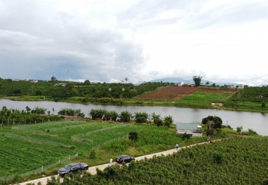 Đất nghỉ dưỡng ven hồ gần Đà Lạt      